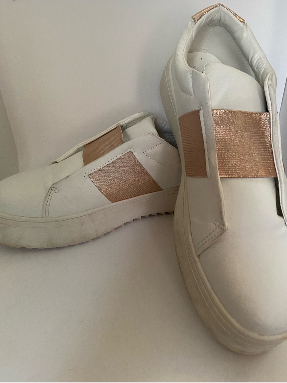 White Slip-On Sneakers with Rose Gold Elastic Accent